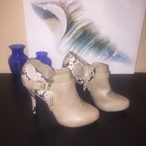 Fergalicious by Fergie snake pattern heels